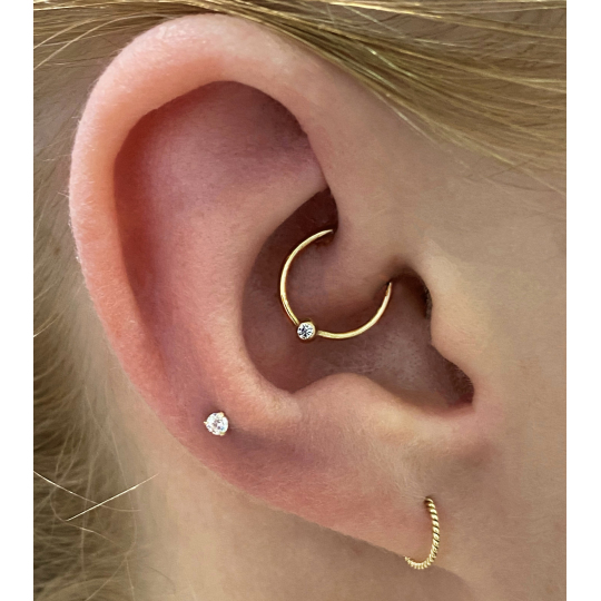 Piercing labret oreille dauphin nacré