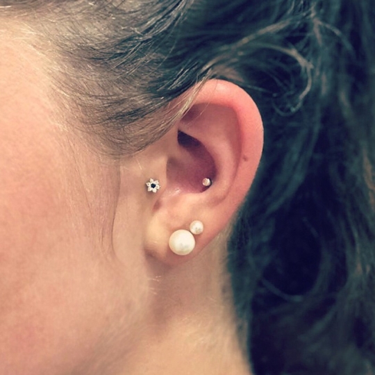 Piercing Hélix Conch Tragus Médusa en or 18 carats blanc ou jaune