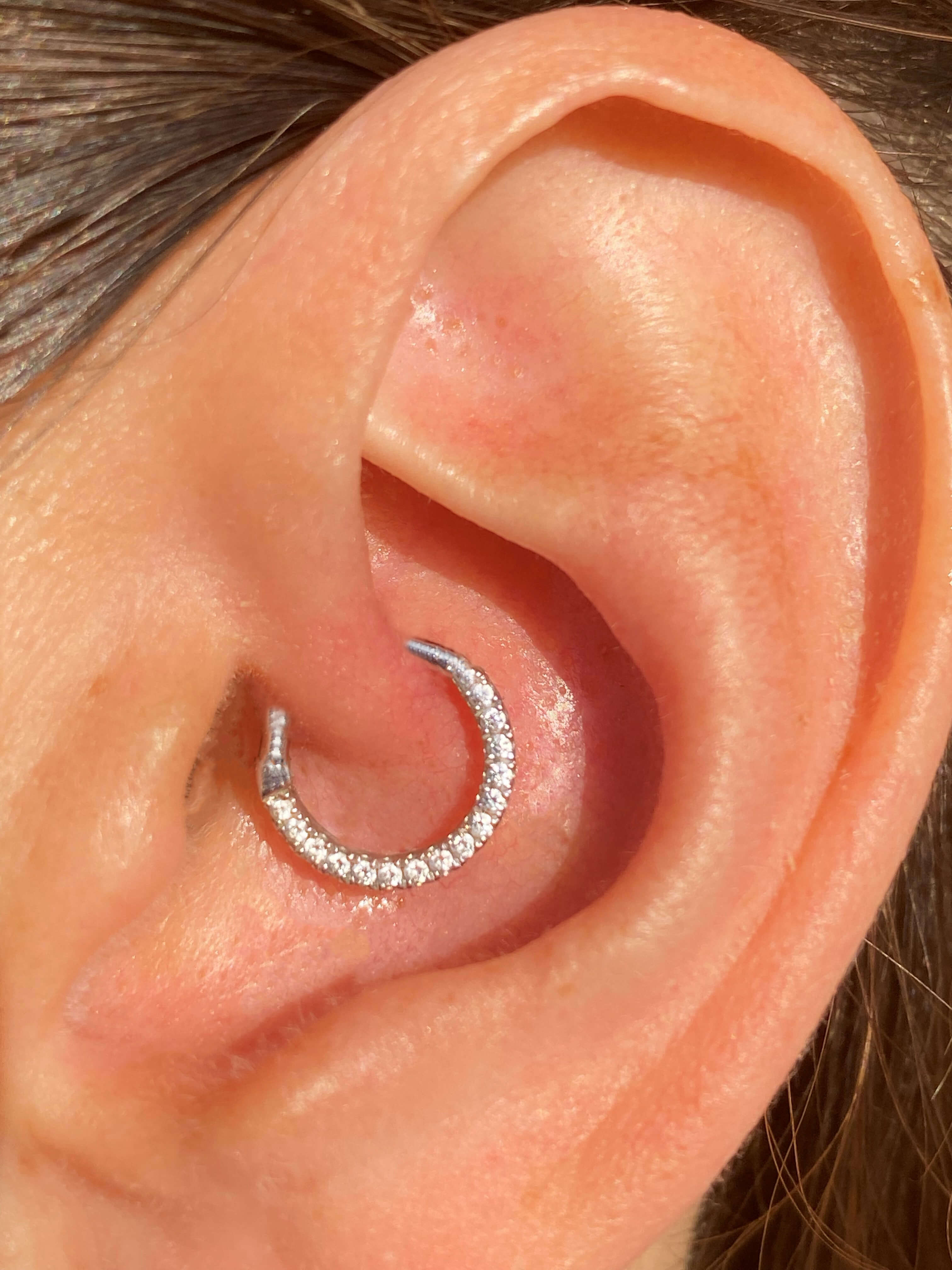 Oreiller de perçage d'oreille, oreiller en forme de O avec un trou  d'oreille pour